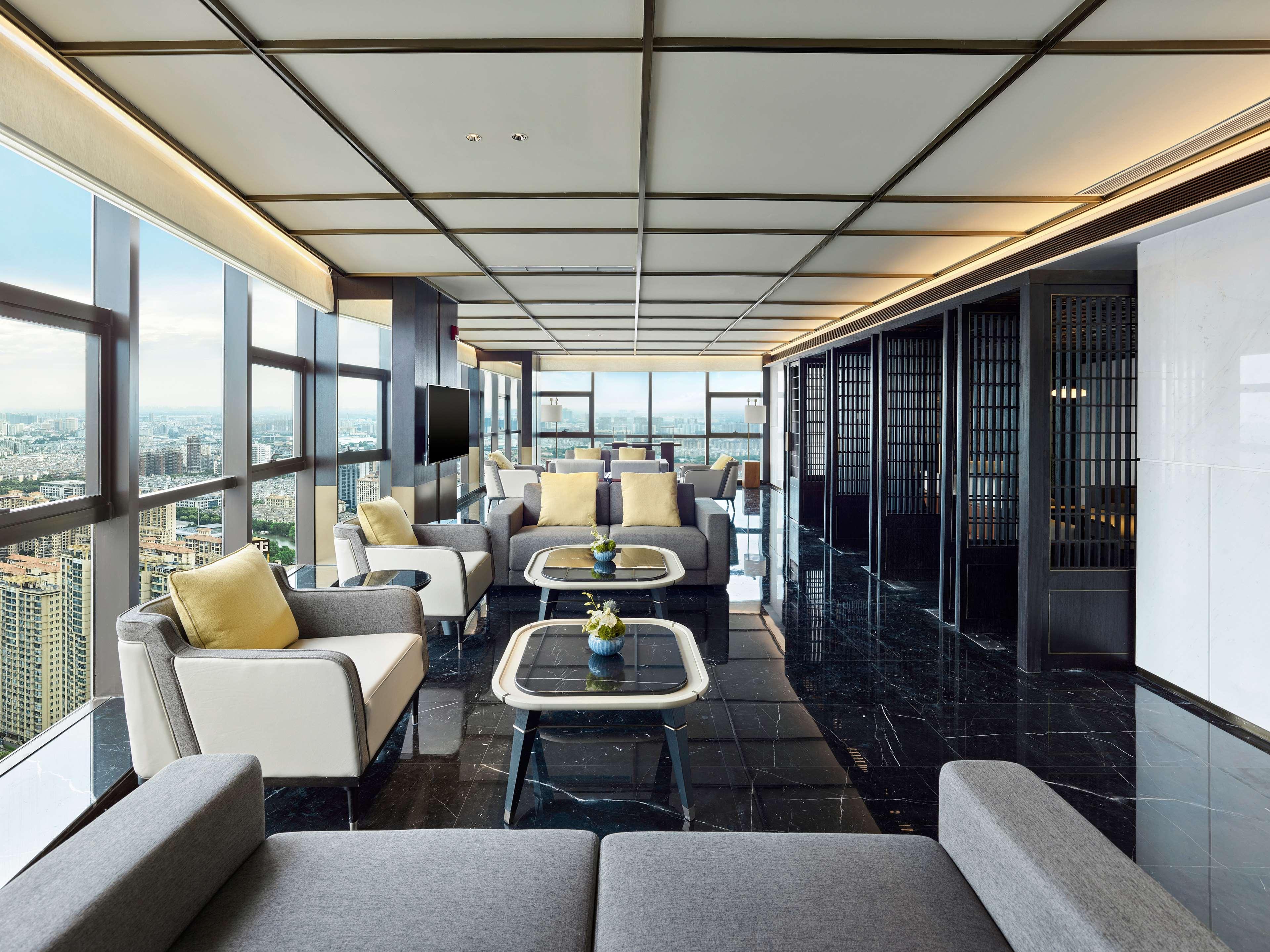 Hilton Jiaxing Hotel Екстериор снимка