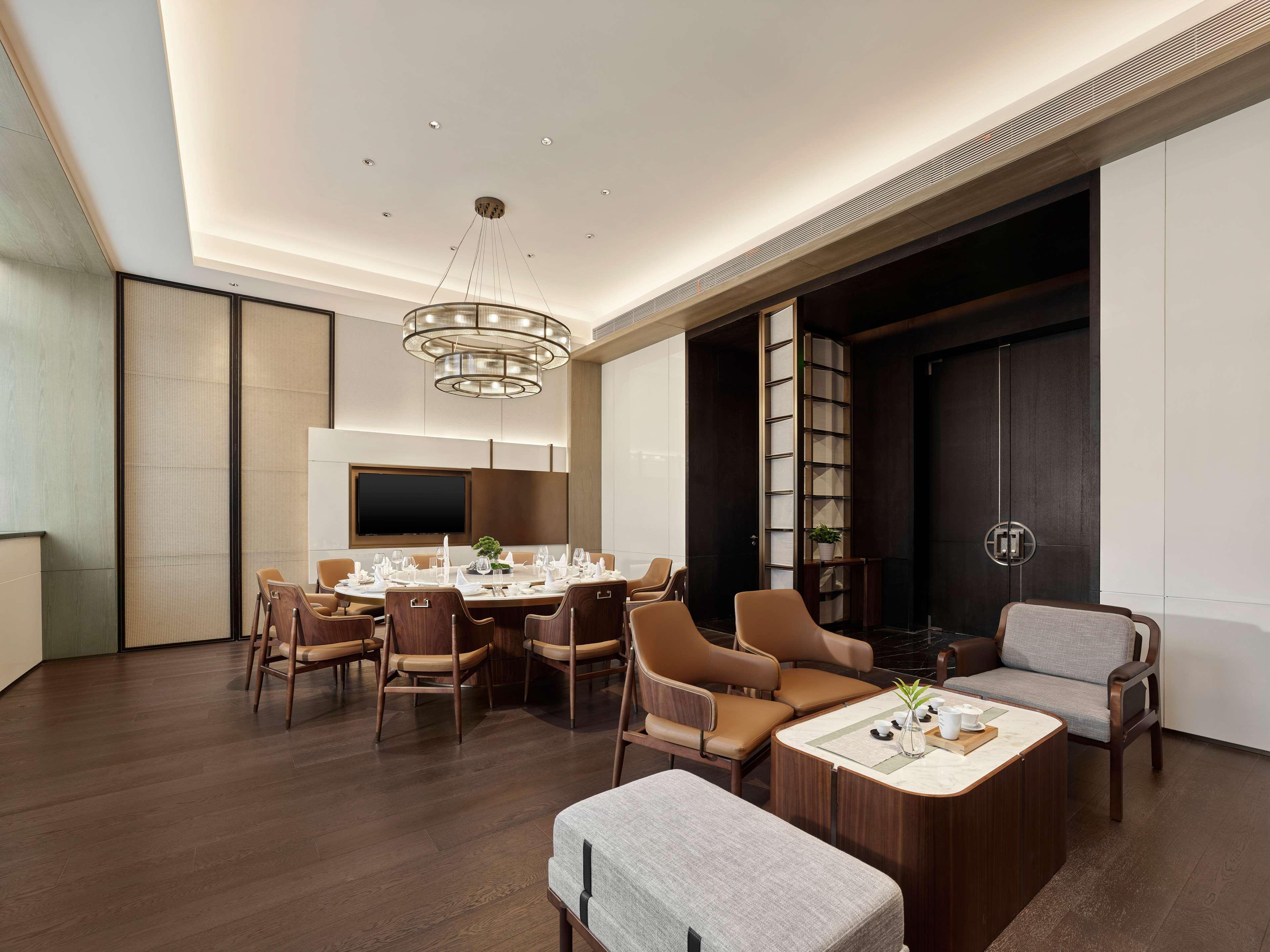 Hilton Jiaxing Hotel Екстериор снимка