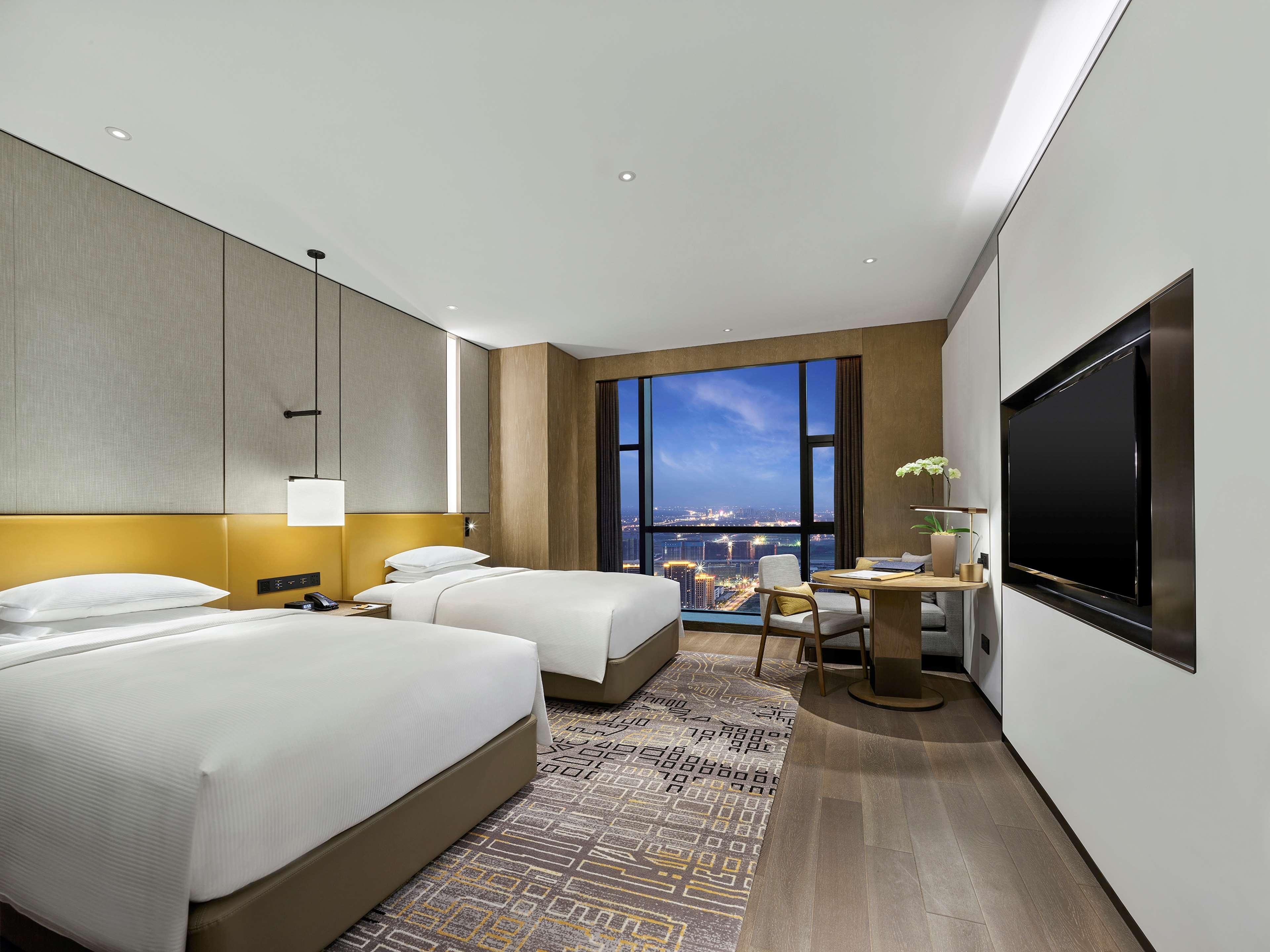 Hilton Jiaxing Hotel Екстериор снимка
