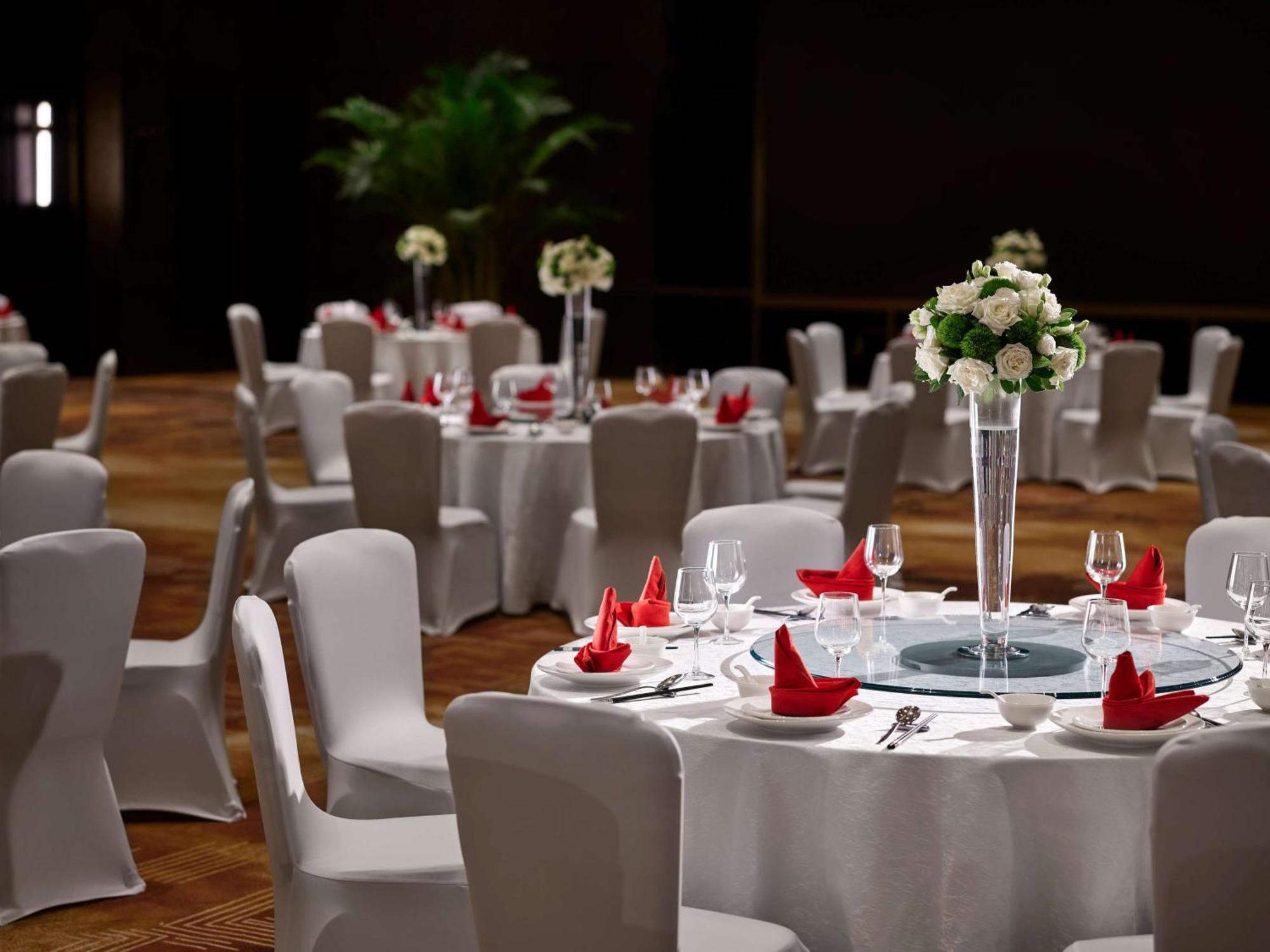 Hilton Jiaxing Hotel Екстериор снимка