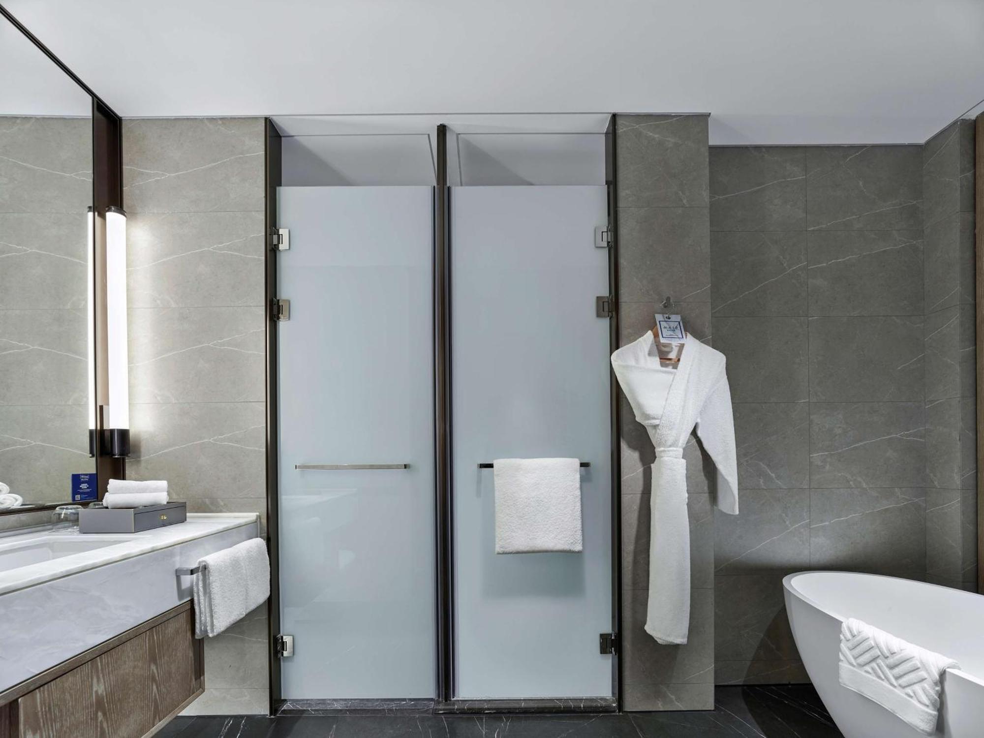 Hilton Jiaxing Hotel Екстериор снимка
