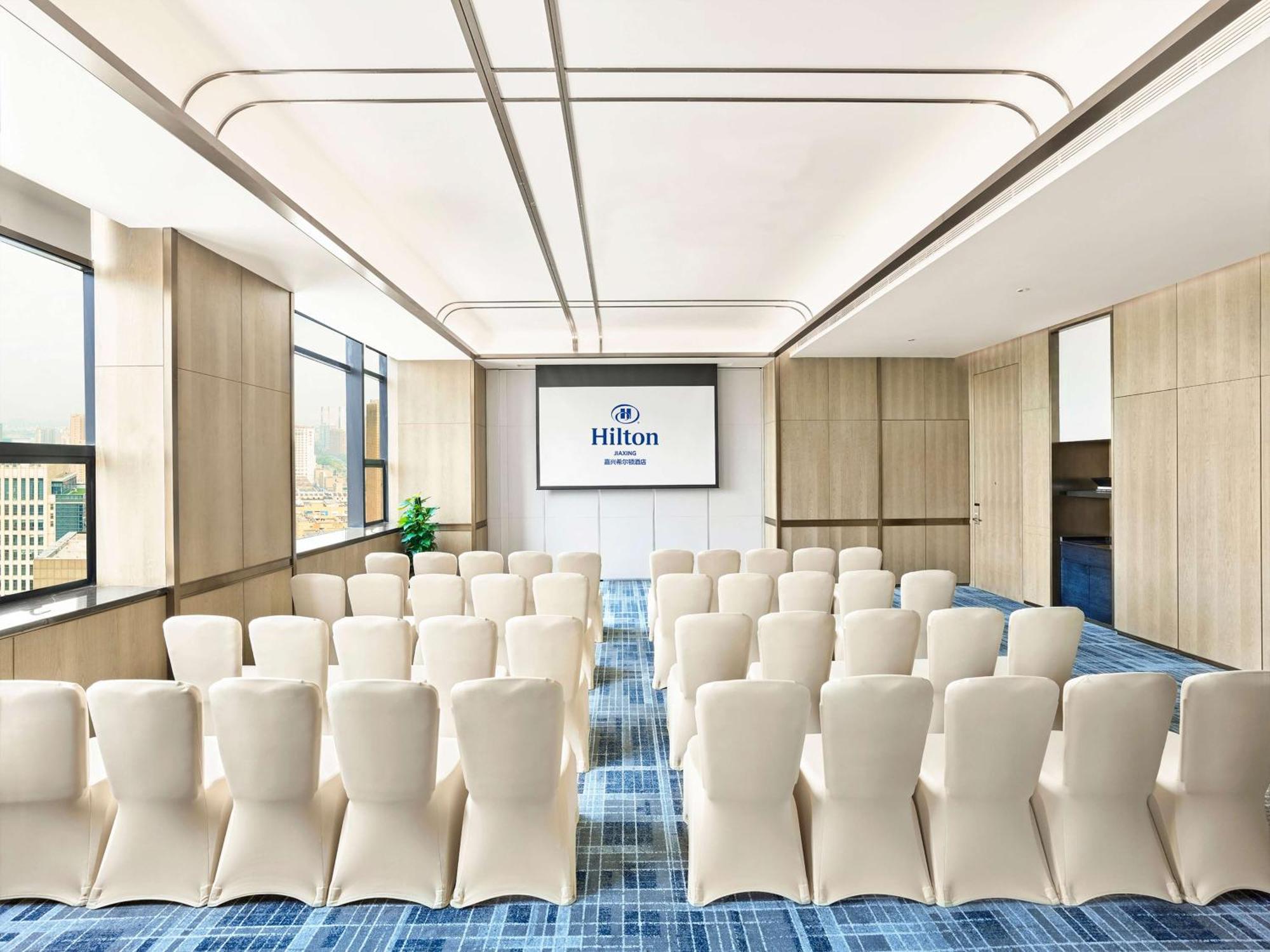 Hilton Jiaxing Hotel Екстериор снимка