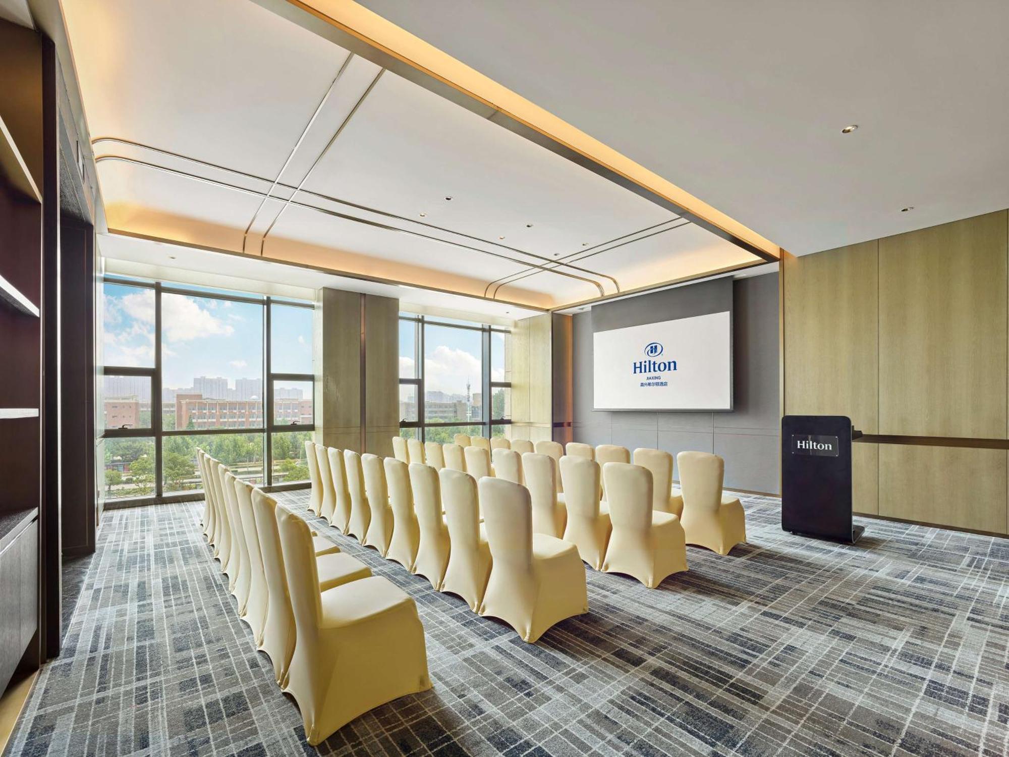 Hilton Jiaxing Hotel Екстериор снимка