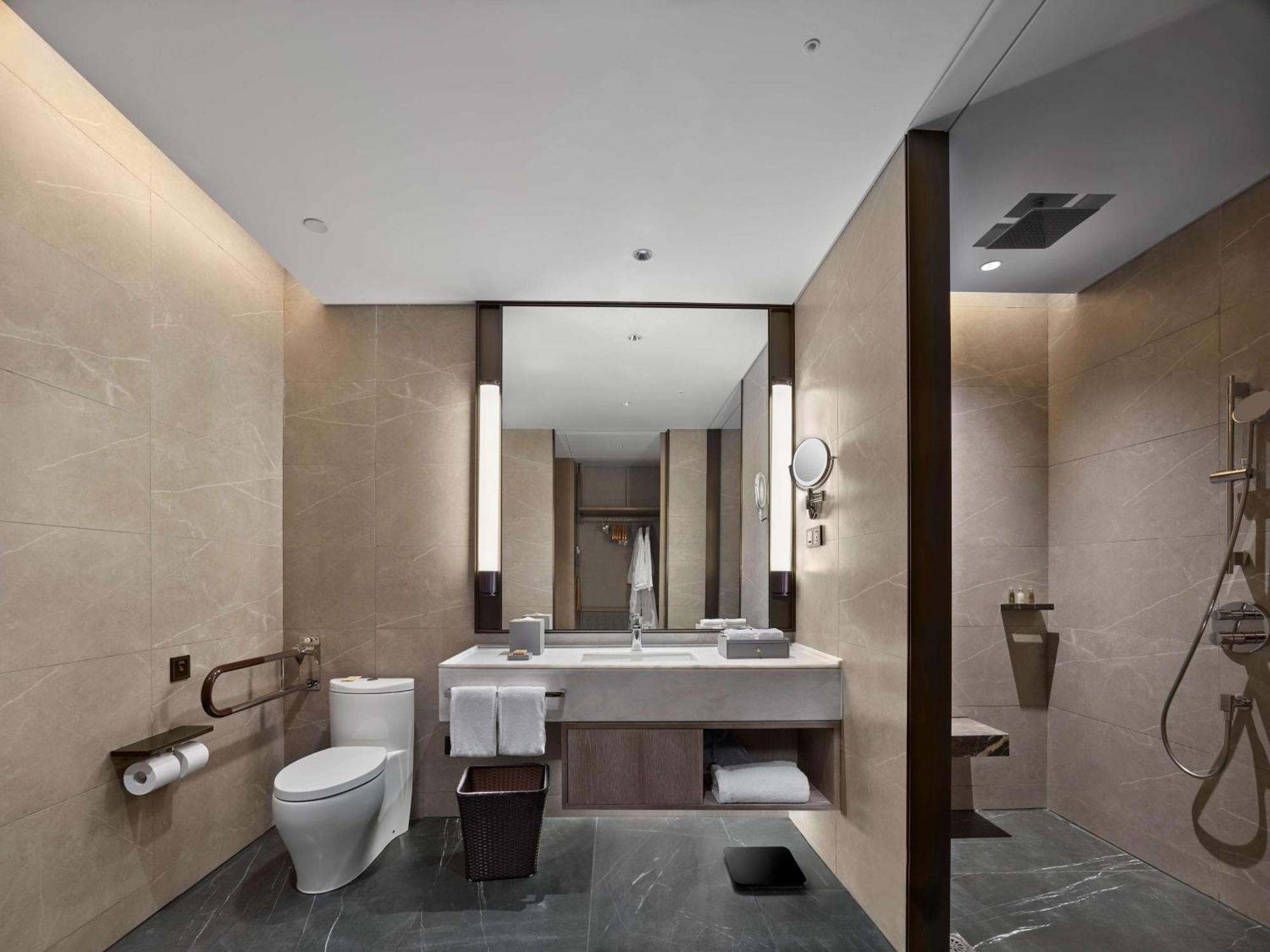 Hilton Jiaxing Hotel Екстериор снимка