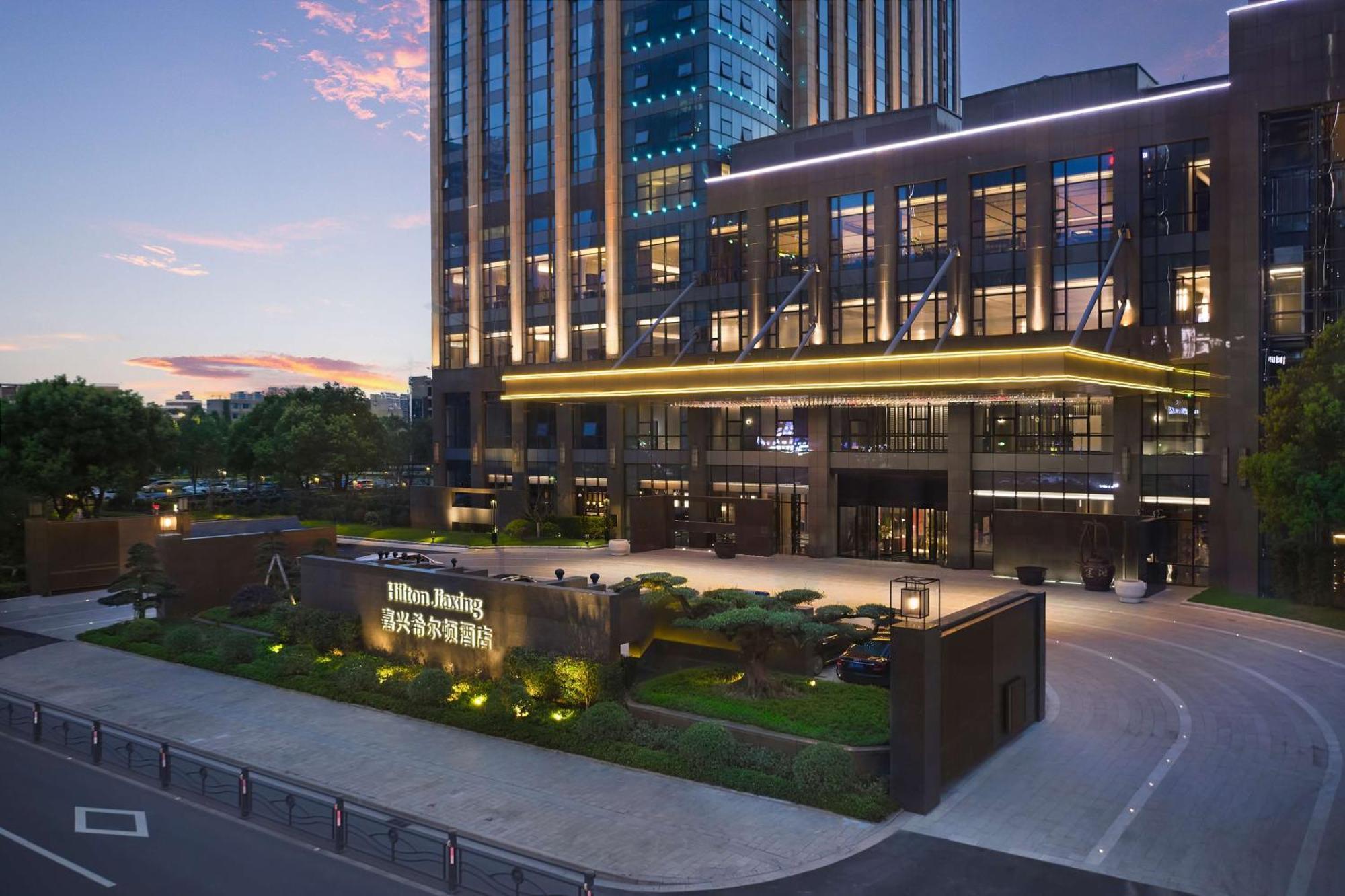 Hilton Jiaxing Hotel Екстериор снимка