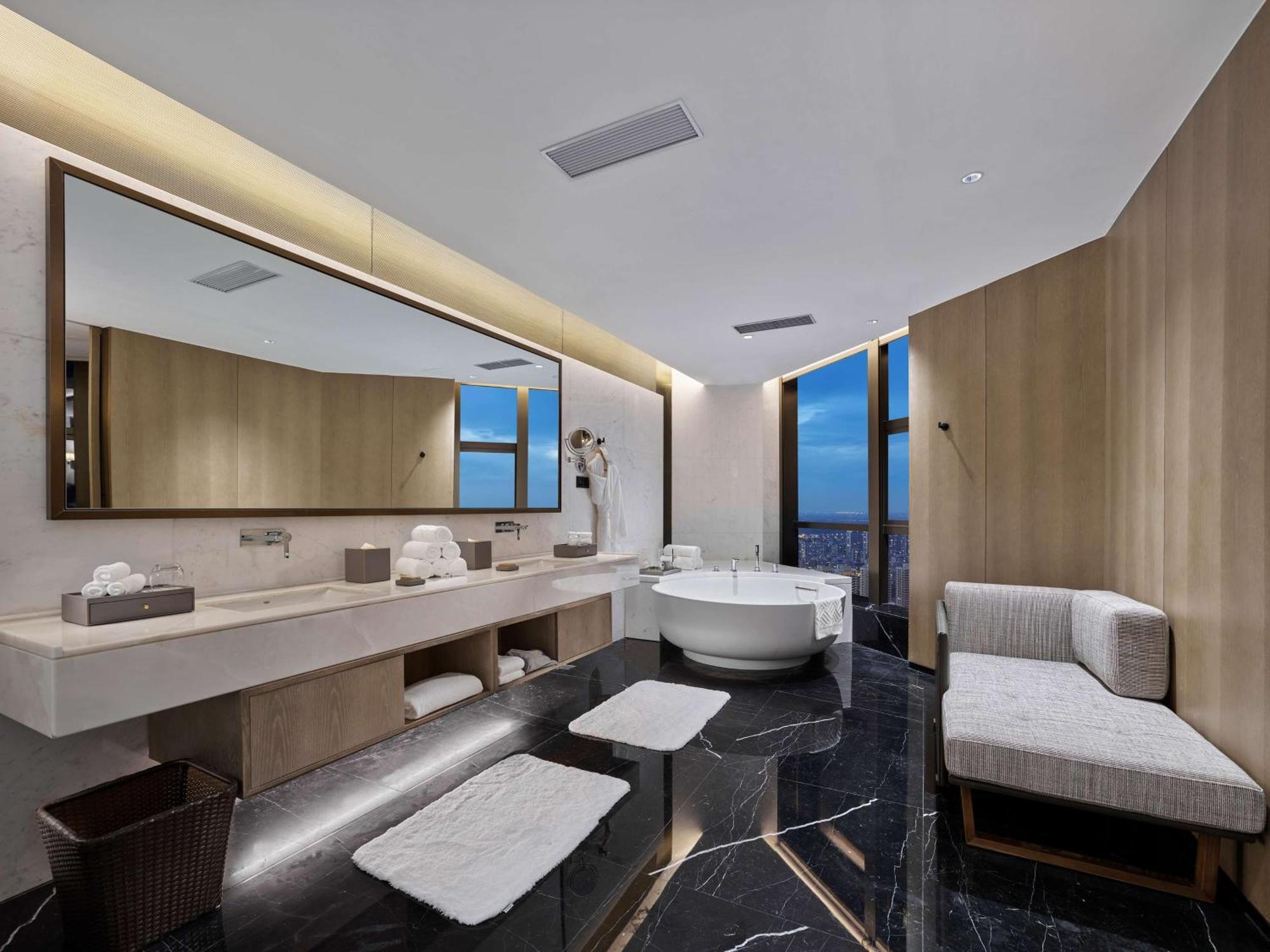 Hilton Jiaxing Hotel Екстериор снимка