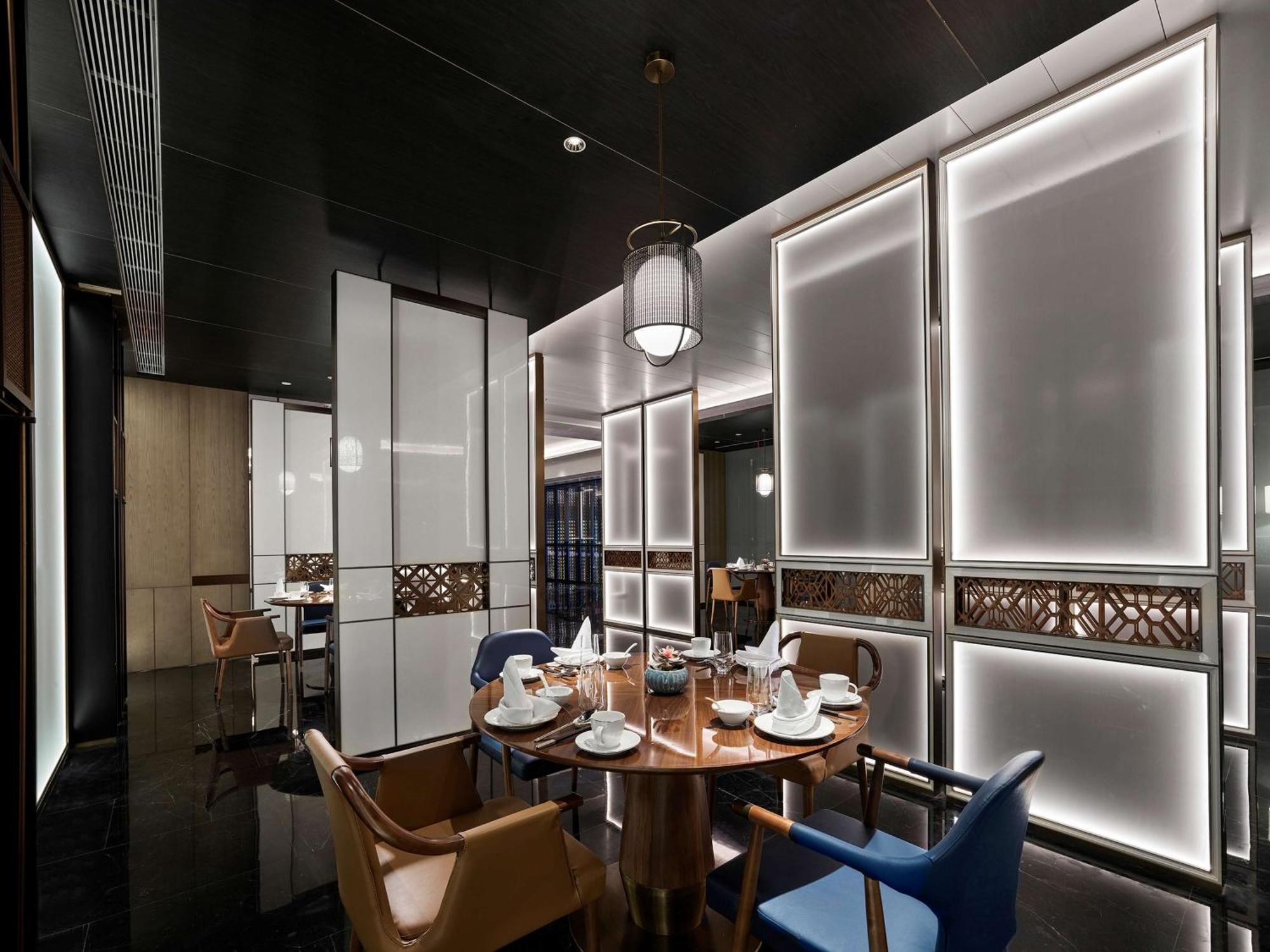 Hilton Jiaxing Hotel Екстериор снимка